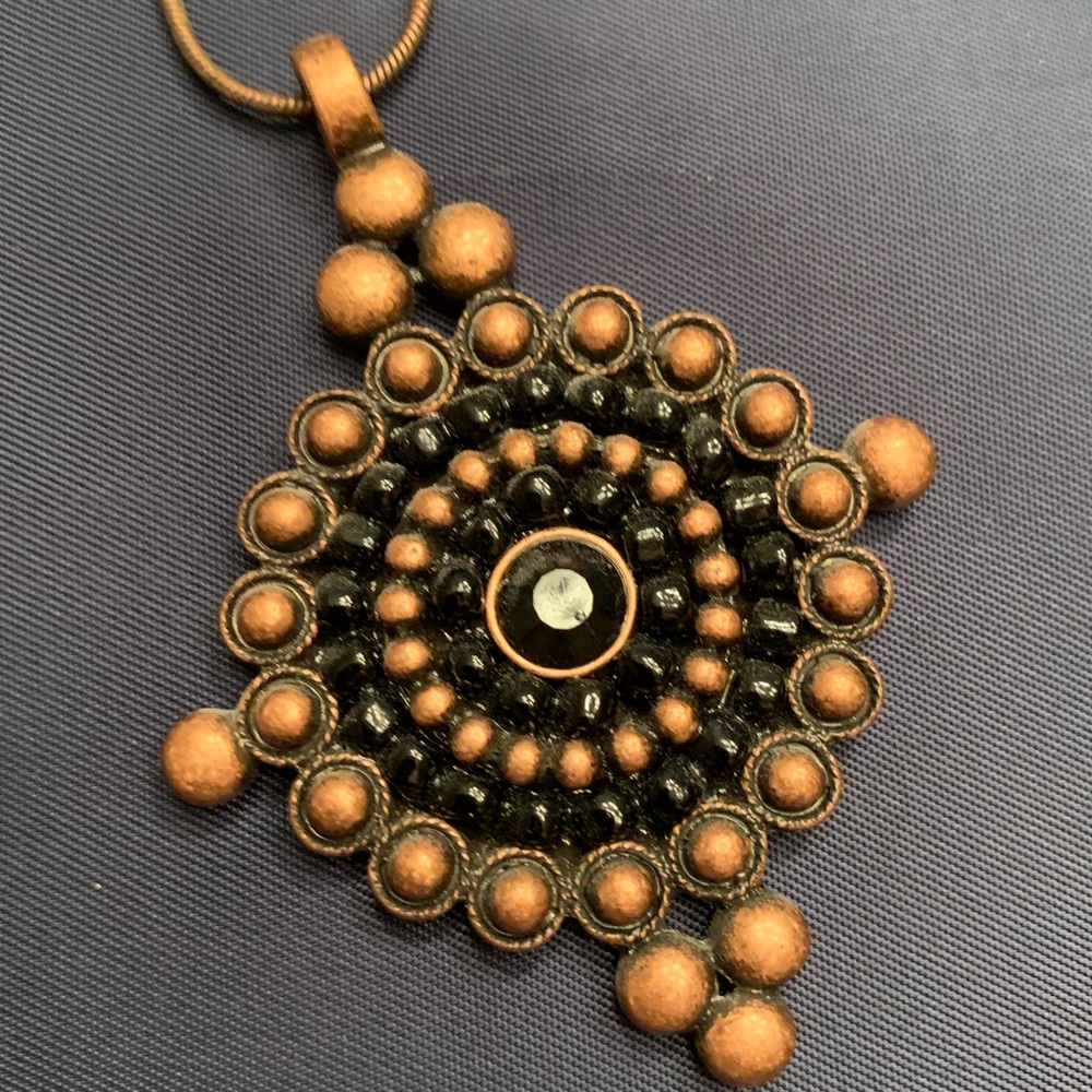 Copper colored / Jet bead necklace